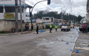 Un bus de transporte urbano de Guayaquil se accidentó en Cuenca y deja personas fallecidas.