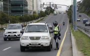 El pico y placa es una medida de regulación vehicular que rige en Quito.