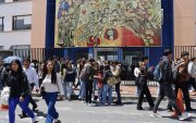 Los jóvenes, para continuar con sus estudios de tercer y cuarto nivel, deben recurrir a créditos educativos.