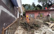 Cuatro viviendas de la zona de Miraflores están afectadas por el deslizamiento de un talud.