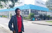 Gabriel Sumpinanch es el padre de uno de los niños que fue trasladado al Hospital Vicente Corral Moscoso.