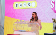María José Freire, a punto de dar a conocer el número ganador.