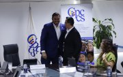 En su calidad de presidente subrogante del CPCCS, David Rosero suscribió el reglamento de comisiones ciudadanas que reformó el actual Pleno presidido por Andrés Fantoni.
