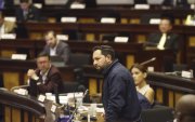 El asambleísta de ADN, Adrián Castro, señaló al correísmo durante el debate de las bases militares extranjeras.