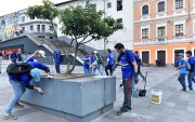 Más de 200 voluntarios participaron en una gran minga que se hizo en la 24 de Mayo, La Ronda y Cumandá.