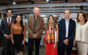 Juan Pablo Sotomayor, Andrea Vásquez, Patricio Álvarez, Caridad Vela, Andrés Burbano de Lara y Mercedes Vela.