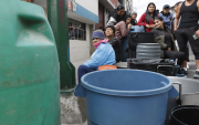 mil perosnas de seis parroquias de Quito están sin agua

mil perosnas de seis parroquias de Quito están sin agua

mil perosnas de seis parroquias de Quito están sin agua
Cuatrocientas mil personas de seis parroquias de Quito están sin agua