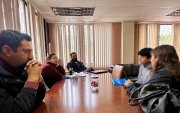 Joven que denunció abusos e irregularidades en su colegio se reunió con las autoridades del Ministerio de Educación en Cuenca.