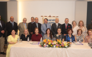 Durante el evento, Patricia Salvador de Dossman, presidenta saliente, presentó su informe de labores y tomó el juramento a la nueva presidenta, Ana Duque Cevallos.