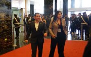 El asambleísta Ferdinan Álvarez recibió la documentación de Daniel Salcedo.