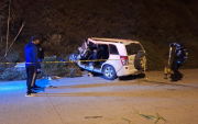 El vehículo oficial del Municipio de Girón quedó destruido tras el impacto con una volqueta en la vía Cuenca-Girón. El alcalde Cristian Ochoa resultó herido.