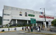 Los pacientes que asisten al Hospital Los Ceibos del Instituto Ecuatoriano de Seguridad Social, ubicado en el norte de Guayaquil, se quejan de que no logran agendar una cita médica a tiempo.