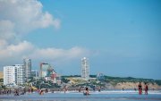 En los feriados nacionales, las playas de Manabí son una de las preferidas para pasear.