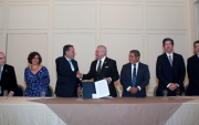 Juan Tanca Campozano, Françoise Baramdyka, Jorge Pascual, José Jouvín V., José Solis Padilla, Francisco Solá Tanca y Guido Panchana en la mesa directiva.