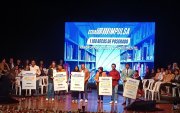 El presidente Daniel Noboa visitó Cuenca para la entrega de becas para estudiantes de maestrías.