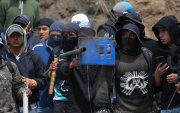 La semana pasada, un grupo de jóvenes con armas artesanales participaron del paro de la Conaie.
