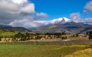 Ecuador promueve rutas sostenibles y accesibles para recorrer el país durante el feriado.