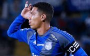 Luis Fernando León, zaguero de Emelec, es uno de los capitanes del equipo.
