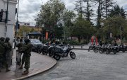 El Centro Histórico de Cuenca amaneció vallado y con cierres viales ante la presencia del presidente Daniel Noboa en la Gobernación de Azuay.