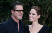 Brad Pitt y Angelina Jolie poco después de haber contraído matrimonio en el Château Miraval, el mismo que los ha llevado a los tribunales.