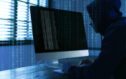En el Mes de la Ciberseguridad, expertos advierten que la clave ya no es proteger sistemas, sino verificar la humanidad en línea.