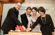 Padre Luca Zanotto, Augusto Liao, Ericka Chant y Lynn Kao.