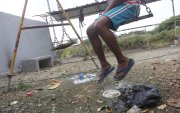 Los niños se quedan sin espacios para jugar, debido al deterioro de los parques.