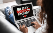 Protégete al comprar online, usa VPN y redes seguras ayuda a evitar estafas en el Black Friday.