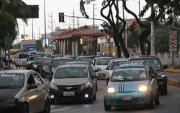La avenida luce colapsada en ciertos horarios.