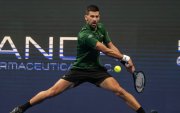 El tenista serbio busca superar el centenar de títulos ganándole la final a un siempre complicado Lorenzo Musetti.