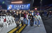En cada día de concierto de la colombiana Shakira asistieron aproximadamente 35.000 personas.