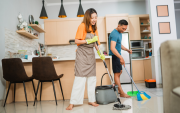 ¿Sin tiempo para el gimnasio? Las tareas del hogar como fregar, limpiar ventanas o jardinería pueden ser un entrenamiento efectivo