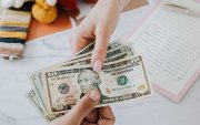Especialistas recomiendan destinar parte del décimo a ahorro, pago de deudas o inversiones seguras para fortalecer la estabilidad financiera del 202