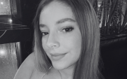 Nicolle Aray decidió romper el silencio tras más de un año de presuntas agresiones. Su caso conmueve y sacude a Chone.