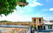 El Ministerio de Infraestructura y Transporte no ha transparentado cuánto pagarán por los predios de los lotes vacíos de las empresas privadas de la familia del presidente Daniel Noboa.
