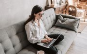 Los emprendedores que construyen una imagen clara de su desarrollo futuro tienden a pensar a largo plazo, anticipar escenarios y evaluar mejor las consecuencias de sus decisiones actuales.