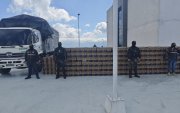 Solo en un camión se encontraron 200 cajas de cerveza, que fueron incautadas de inmediato.