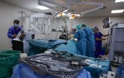 La primera cirugía robótica del mundo para la extracción de un tumor agresivo en la tráquea, realizada en el hospital Ruber Internacional (Madrid).