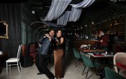 En Guayaquil, la gastronomía, la música en vivo y los espacios donde bailar o hacer karaoke se convierten en aliados para disfrutar.