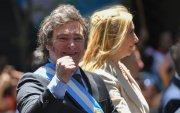 El presidente electo de Argentina, Javier Milei, acompañado de su hermana Karina