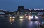 Tránsito. Los conductores de los vehículos livianos temen al circular a lado de los pesados.