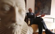 Proaño Arandi ejerció como diplomático de carrera en Colombia, Cuba, Albania, Nicaragua, Costa Rica, El Salvador y Argentina.