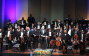 Durante la cita musical, se interpretaron temas emblemáticos como El Danubio Azul, El Vals del Emperador, Oro y Plata y la infaltable Marcha Radetzky.