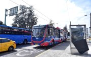 Concejal Wilson Merino denuncia presunto peculado en compra de trolebuses eléctricos en Quito.
