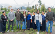 Mujeres indígenas de Cotacachi impulsan su formación con becas 2026 para fortalecer agroecología y saberes ancestrales.