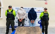 Dos ciudadanos extranjeros fueron detenidos por el robo de la placa.