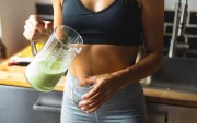 Especialistas advierten que las dietas detox y los planes restrictivos no eliminan toxinas ni reducen grasa de forma real, pero sí ralentizan el metabolismo, provocan efecto rebote y afectan la salud mental.