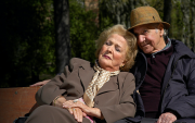 Elsa y Fred es una entrañable comedia dramática argentina-española, ofrece una mirada distinta del romance, con enfoque en el amor en la tercera edad.