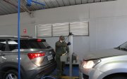 La matriculación vehicular de autos que no son nuevos sigue suspendida.