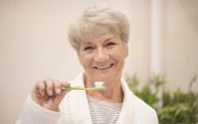 Las caries afectan prácticamente a la totalidad de personas entre los 65 y los 80 años.